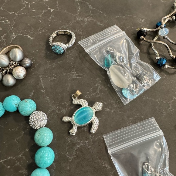 Fun combo of beachy sea turtle theme jewelry items and more - Picture 3 of 6